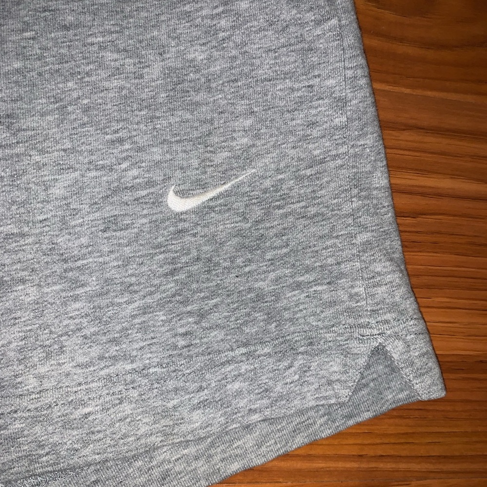 Womens Gray Nike Shorts Size Medium - Picture 3 of 4